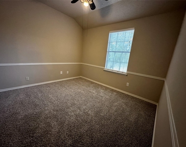4761 Waterway Drive N - Photo Thumbnail 17
