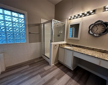 4761 Waterway Drive N - Photo Thumbnail 12
