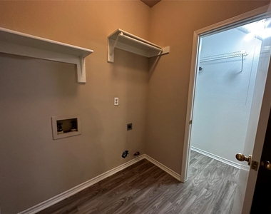 4761 Waterway Drive N - Photo Thumbnail 21