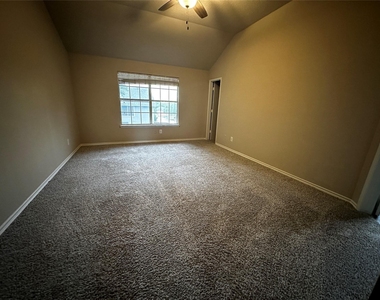 4761 Waterway Drive N - Photo Thumbnail 10