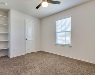 980 Fueller Drive - Photo Thumbnail 13