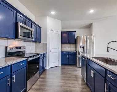 980 Fueller Drive - Photo Thumbnail 9