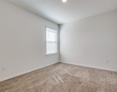 980 Fueller Drive - Photo Thumbnail 15