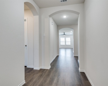 980 Fueller Drive - Photo Thumbnail 3