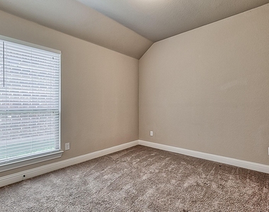 15909 Rockingham Street - Photo Thumbnail 7