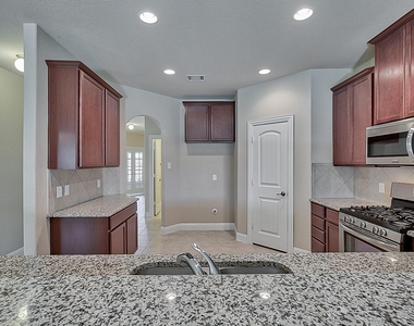 15909 Rockingham Street - Photo Thumbnail 10