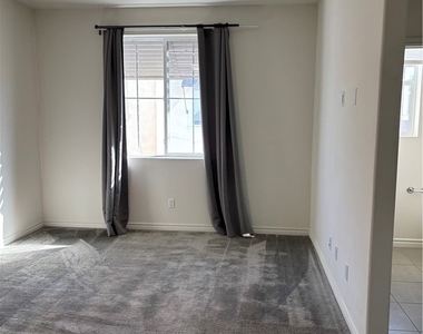 1395 Reliance - Photo Thumbnail 11