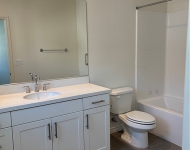 1395 Reliance - Photo Thumbnail 17