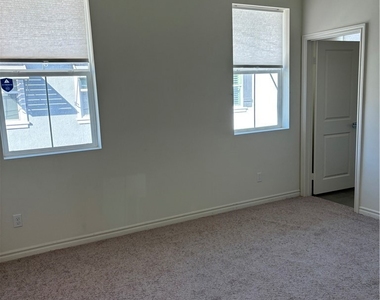 1395 Reliance - Photo Thumbnail 16