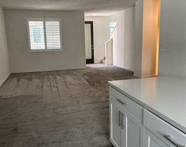 1395 Reliance - Photo Thumbnail 8