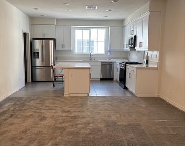1395 Reliance - Photo Thumbnail 9
