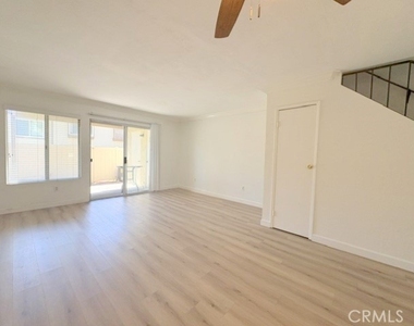 1031 S Palmetto Avenue - Photo Thumbnail 2