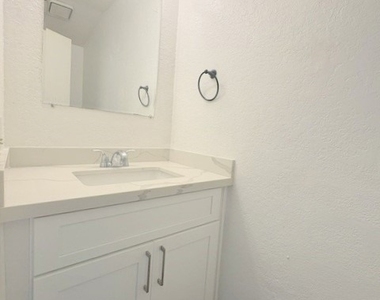 1031 S Palmetto Avenue - Photo Thumbnail 19