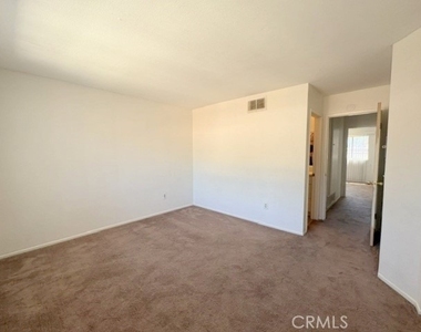 1031 S Palmetto Avenue - Photo Thumbnail 12