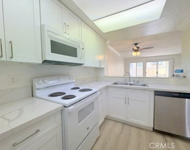 1031 S Palmetto Avenue - Photo Thumbnail 3