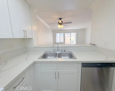1031 S Palmetto Avenue - Photo Thumbnail 5