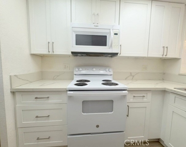 1031 S Palmetto Avenue - Photo Thumbnail 6