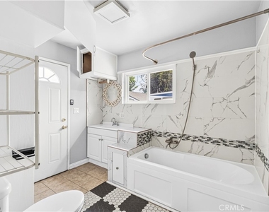 1422 N Sultana - Photo Thumbnail 9