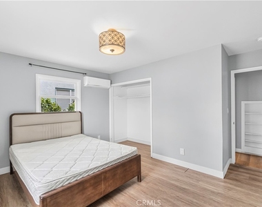 1422 N Sultana - Photo Thumbnail 3