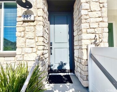 41974 Emelia Street - Photo Thumbnail 3