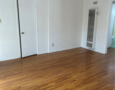 873 N Hoover - Photo Thumbnail 8