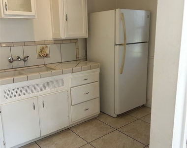 871 N Hoover - Photo Thumbnail 1