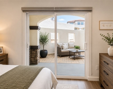 946 Warwick - Photo Thumbnail 10