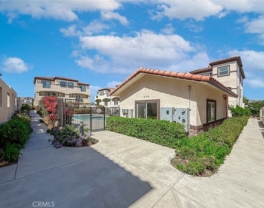 946 Warwick - Photo Thumbnail 58