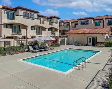 946 Warwick - Photo Thumbnail 63