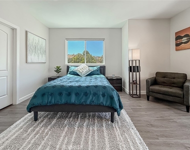 946 Warwick - Photo Thumbnail 41