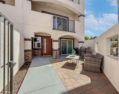 946 Warwick - Photo Thumbnail 5