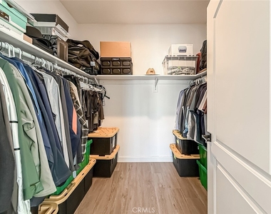 946 Warwick - Photo Thumbnail 52