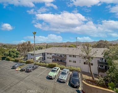 946 Warwick - Photo Thumbnail 40