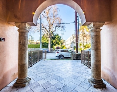 10862 Bloomfield - Photo Thumbnail 2