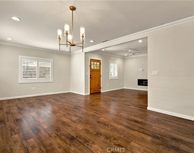 1649 E 43rd - Photo Thumbnail 4