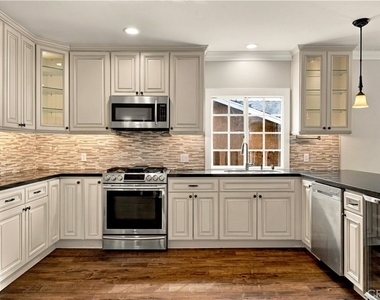 1649 E 43rd - Photo Thumbnail 8