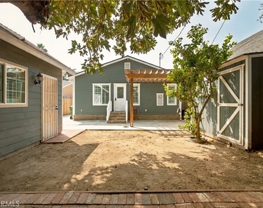 1649 E 43rd - Photo Thumbnail 27