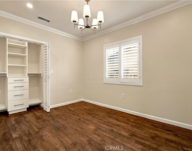 1649 E 43rd - Photo Thumbnail 12