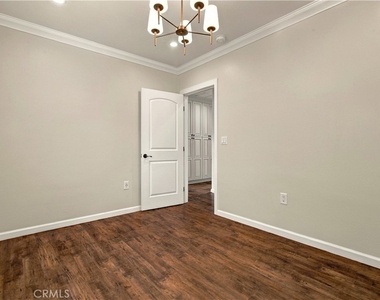 1649 E 43rd - Photo Thumbnail 13