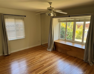 4313 Shadyglade Avenue - Photo Thumbnail 10