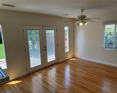 4313 Shadyglade Avenue - Photo Thumbnail 5