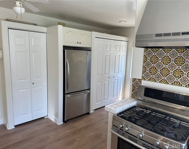 4313 Shadyglade Avenue - Photo Thumbnail 7