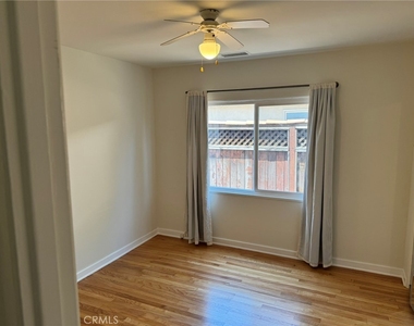 4313 Shadyglade Avenue - Photo Thumbnail 11