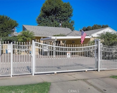 6515 Baird Avenue - Photo Thumbnail 1