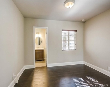6515 Baird Avenue - Photo Thumbnail 18