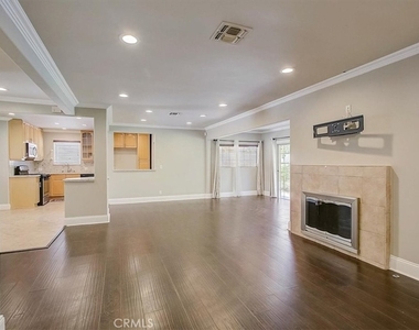 6515 Baird Avenue - Photo Thumbnail 8