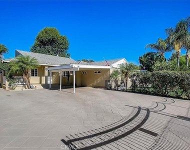 6515 Baird Avenue - Photo Thumbnail 2