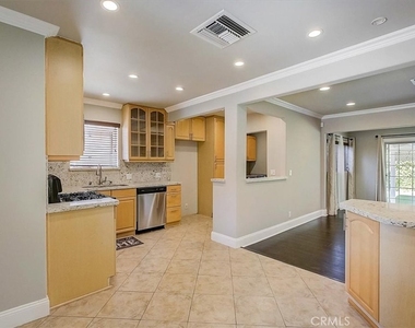 6515 Baird Avenue - Photo Thumbnail 10