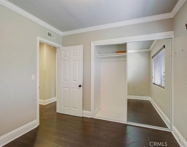 6515 Baird Avenue - Photo Thumbnail 22