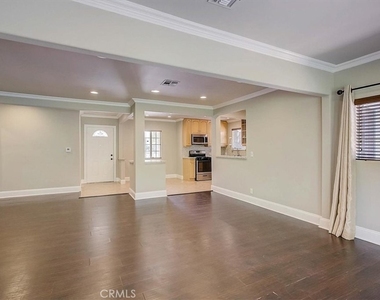6515 Baird Avenue - Photo Thumbnail 5